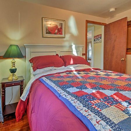 Cozy Buzzards Bay Home Steps To Cape Cod Canal! ボーン エクステリア 写真