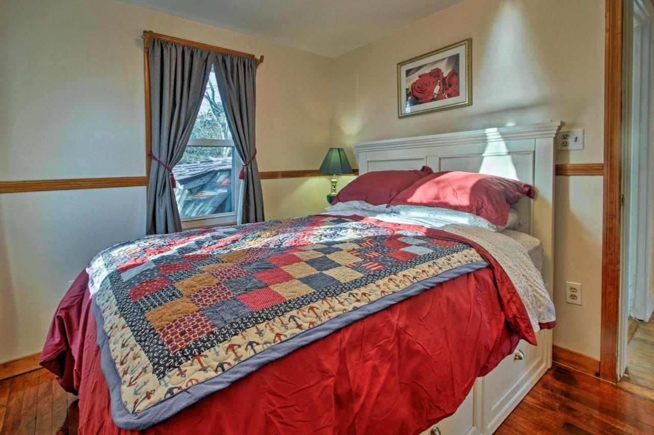 Cozy Buzzards Bay Home Steps To Cape Cod Canal! ボーン エクステリア 写真